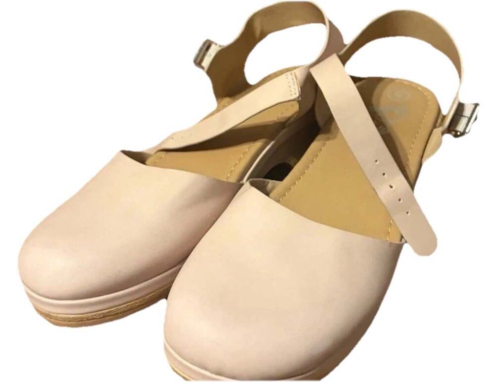 Art Class Beige Mary Jane Buckle Sandals Girls Size 5 Fits Women’s US 7 NWOT